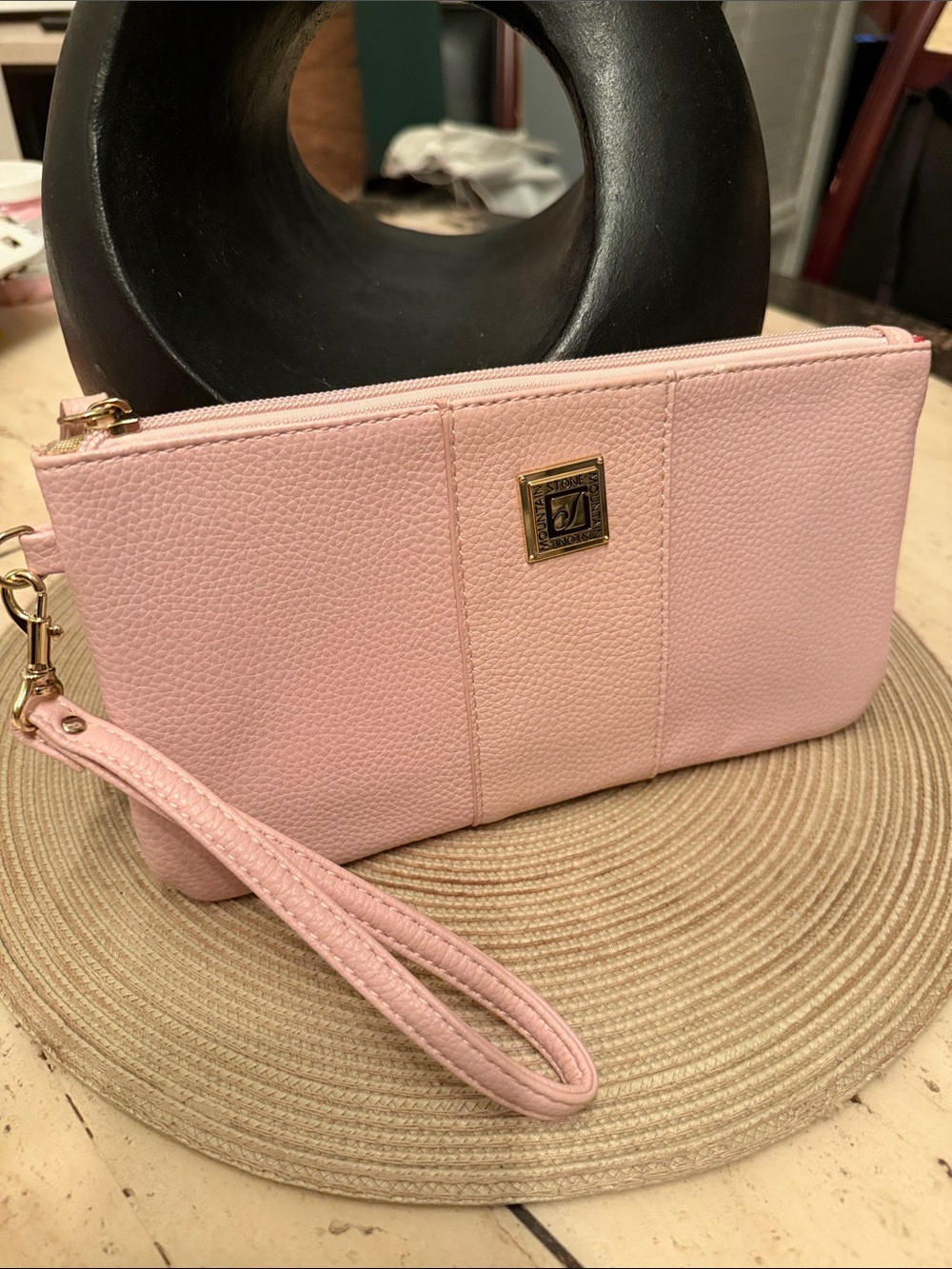 Stone Mountain Accessories Light Pink Pebbled Leather Wristlet Clutch NWOT